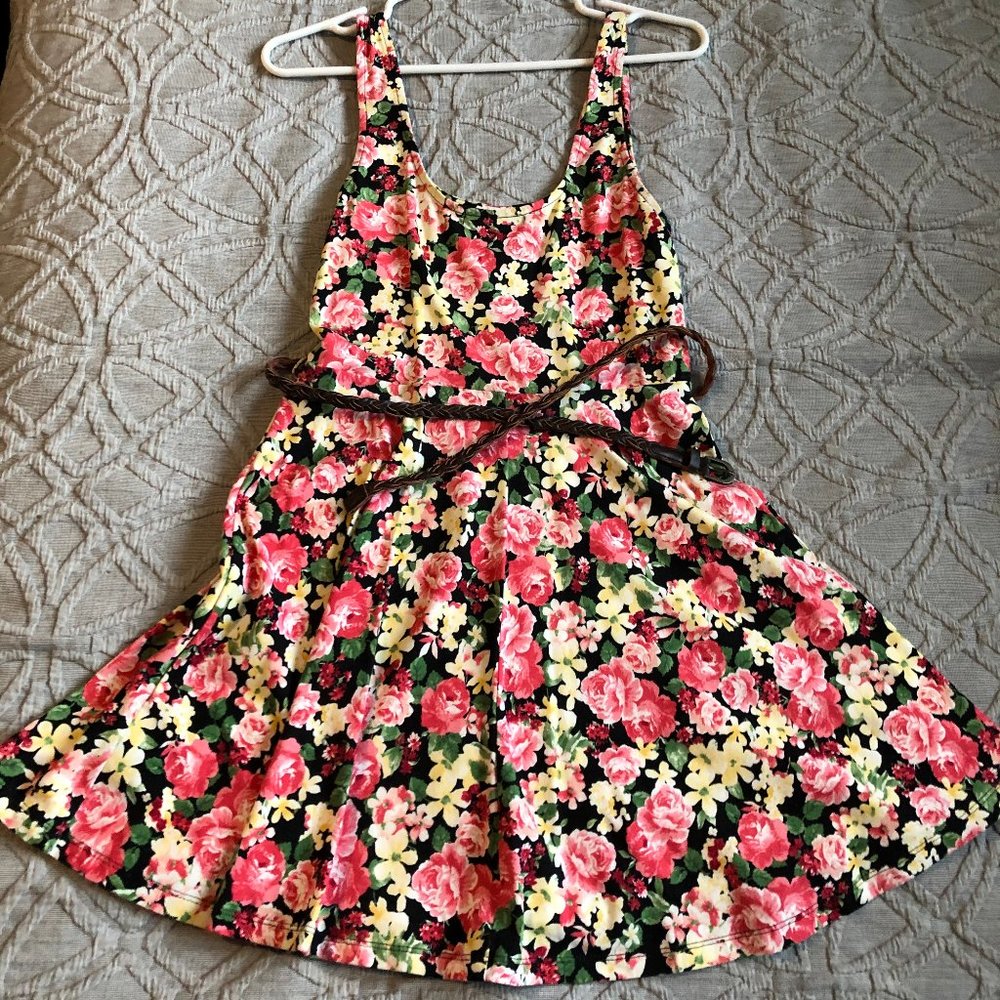Forever 21, M Floral dress with woven belt